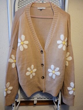 Daisy-Embroidered V-Neck Cardigan Sweater - Tan